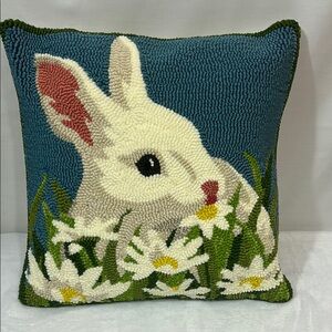 Plow & Hearth Indoor/Outdoor Hooked Polypropylene Bunny Throw Pillow